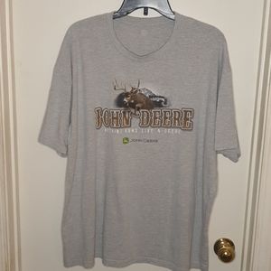 John Deere t-shirt in size xl